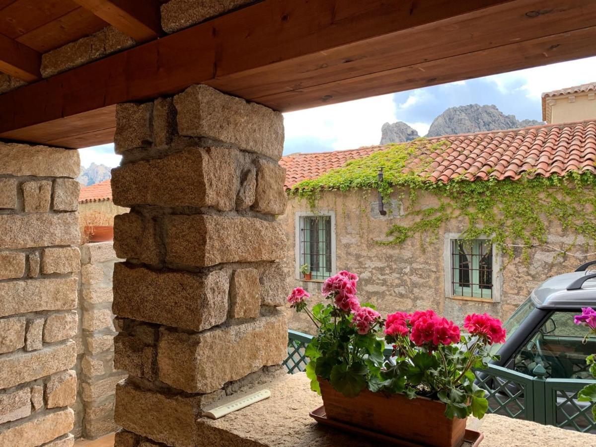 Villa Casa Nel Borgo Di San Pantaleo Extérieur photo